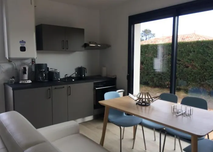Apartman Joli De 25m2 Avec Terrasse, Ideal Pour Un Couple
